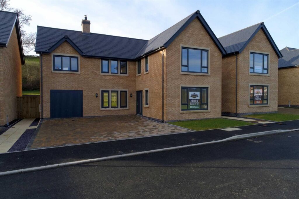 Pentre Llanrhaeadr, Price 390000, House - Detached 4 Bedrooms, 4 bedrooms, 2 receptions