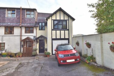 St. Peters Square, Ruthin