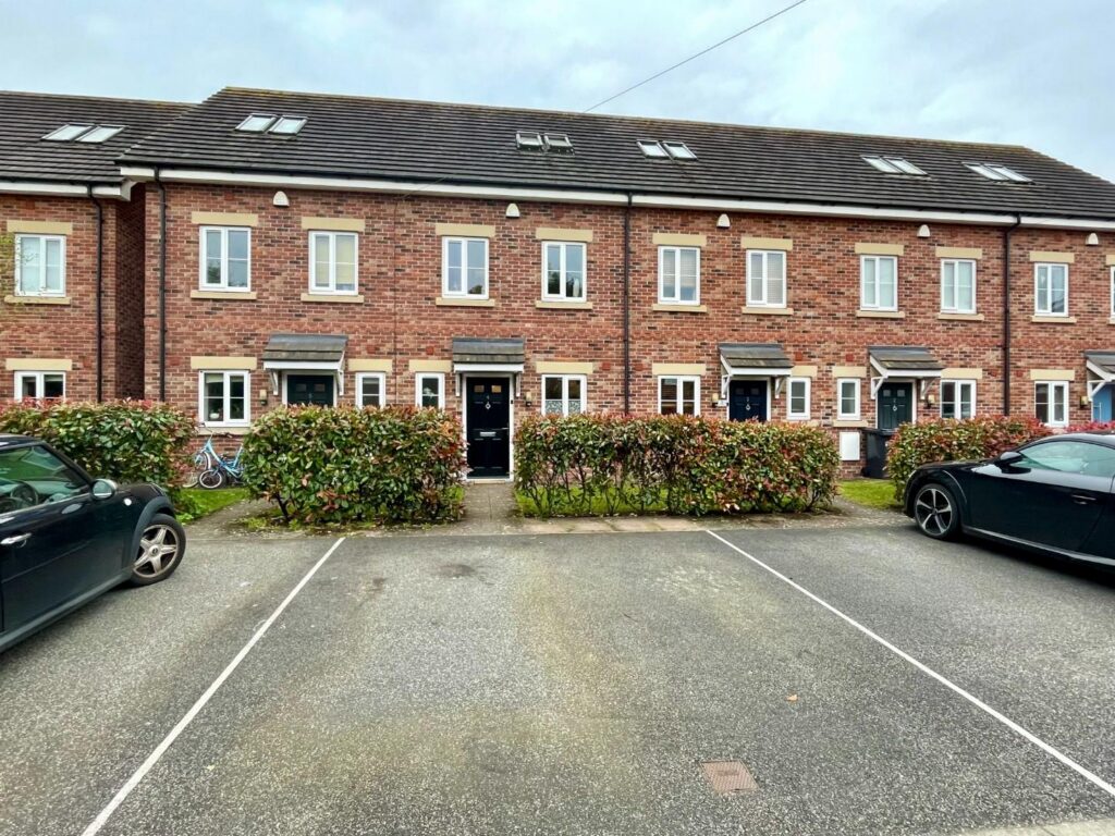 The Hollies, Chester, Price 270000, House - Townhouse 3 Bedrooms, 3 bedrooms, 1 receptions