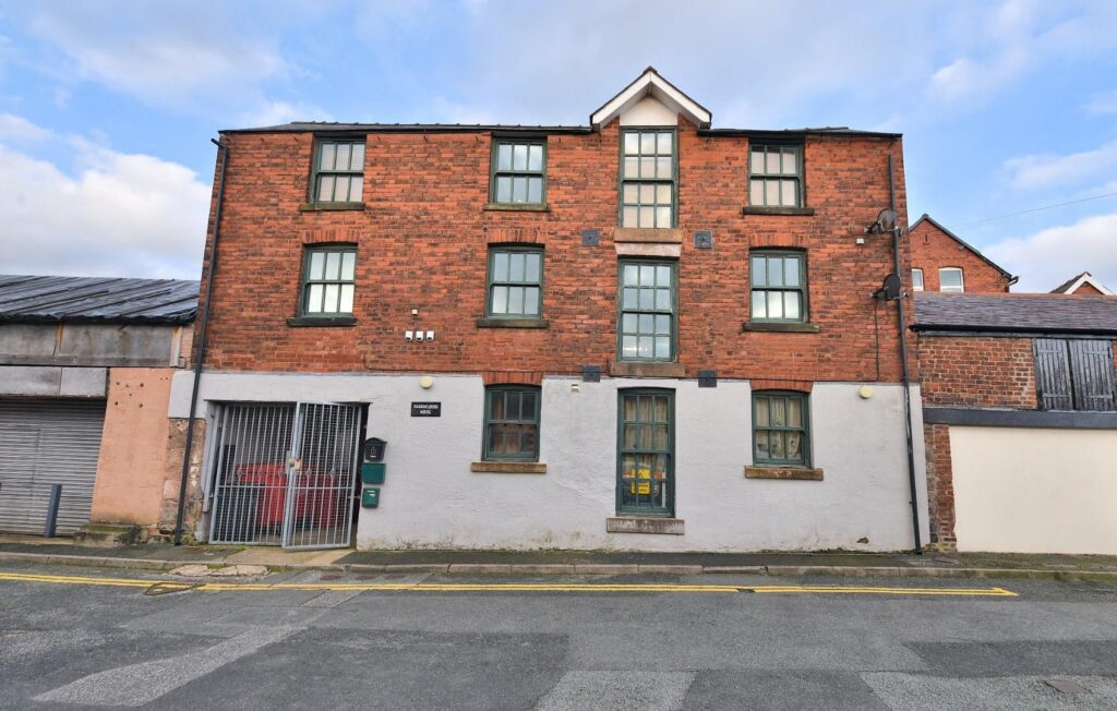 Barraclough House, Castle Street, Mold, Price 110000, Flat/Apartment 2 Bedrooms, 2 bedrooms, 1 receptions
