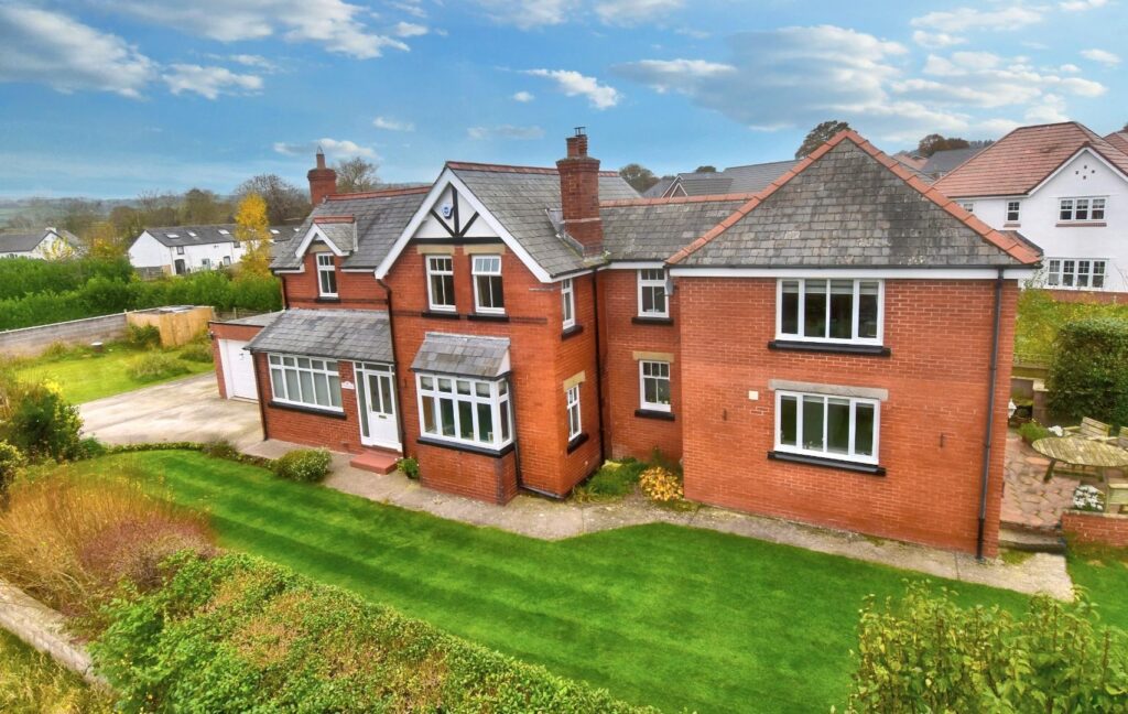 Brookhouse, Denbigh, Price 560000, House - Detached 5 Bedrooms, 5 bedrooms, 3 receptions