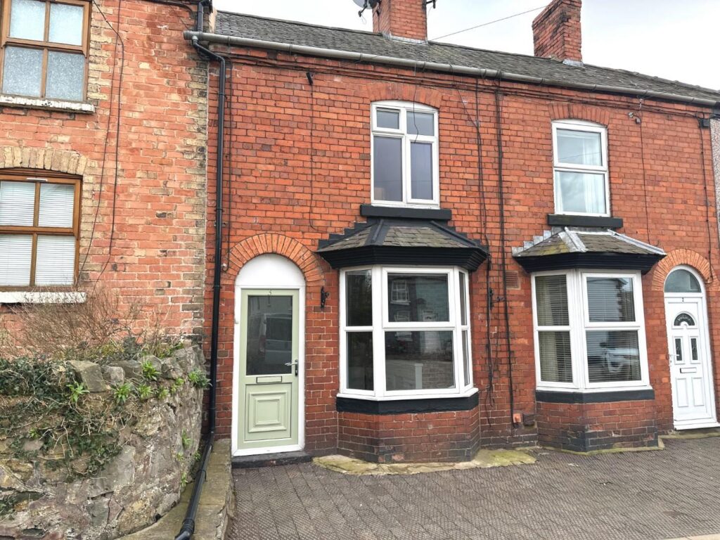 Llandyrnog, Denbigh, Offers Around 125000, House - Mid Terrace 3 Bedrooms, 3 bedrooms, 1 receptions