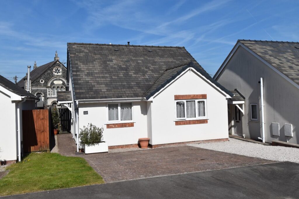Maes Glyndwr, Cynwyd, Corwen, Price 235000, Bungalow - Detached 2 Bedrooms, 2 bedrooms, 2 receptions