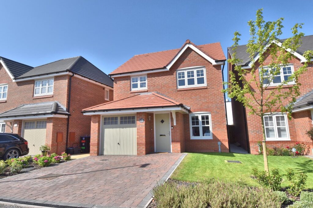Llwyn Dinas Fechan, St Asaph, Price 295000, House - Detached 3 Bedrooms, 3 bedrooms, 1 receptions