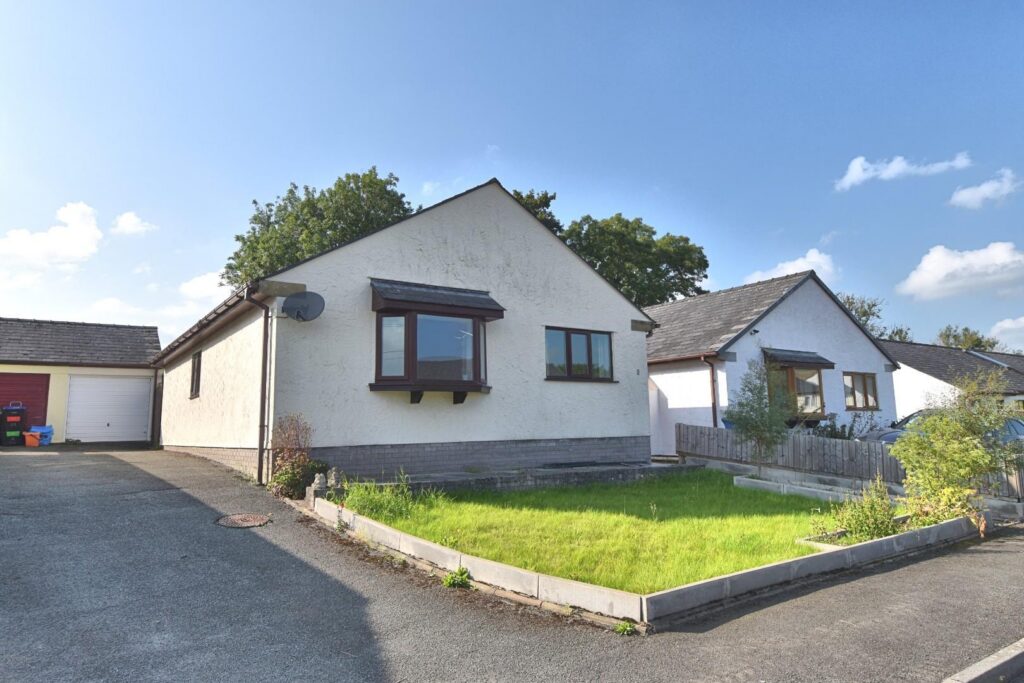 Garreg Lwyd, Gwyddelwern, Corwen, Price 225000, Bungalow - Detached 2 Bedrooms, 2 bedrooms, 2 receptions