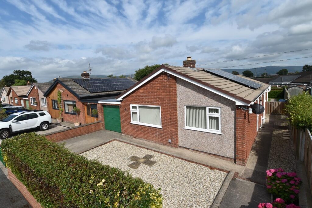 Erw Salusbury, Denbigh, Price 245000, Bungalow - Detached 2 Bedrooms, 2 bedrooms, 2 receptions