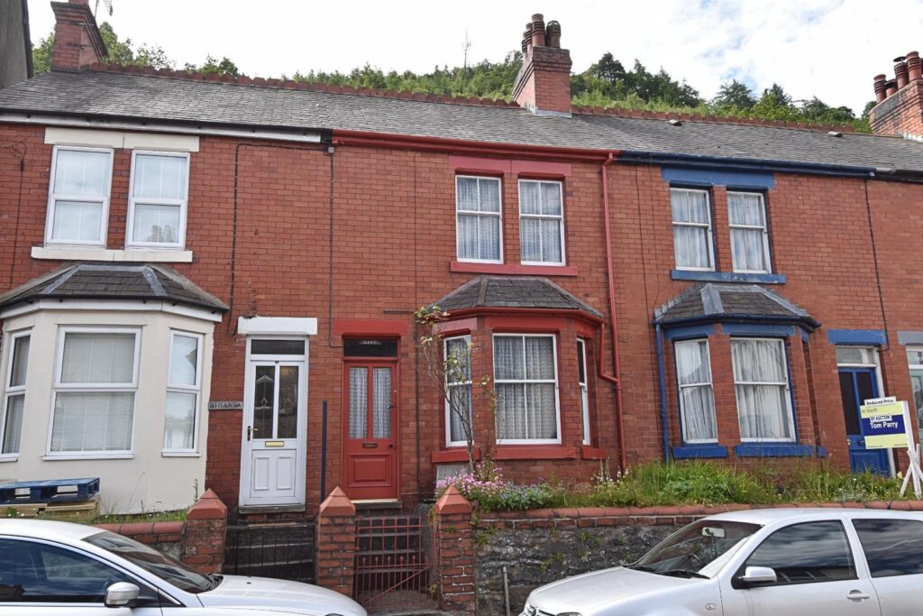 London Road, Corwen, Price 135000, House - Terraced 3 Bedrooms, 3 bedrooms, 0 receptions