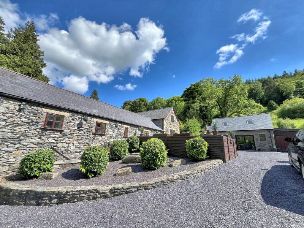 Holyhead Road, Corwen, Price 695000, House - Detached 5 Bedrooms, 5 bedrooms, 2 receptions