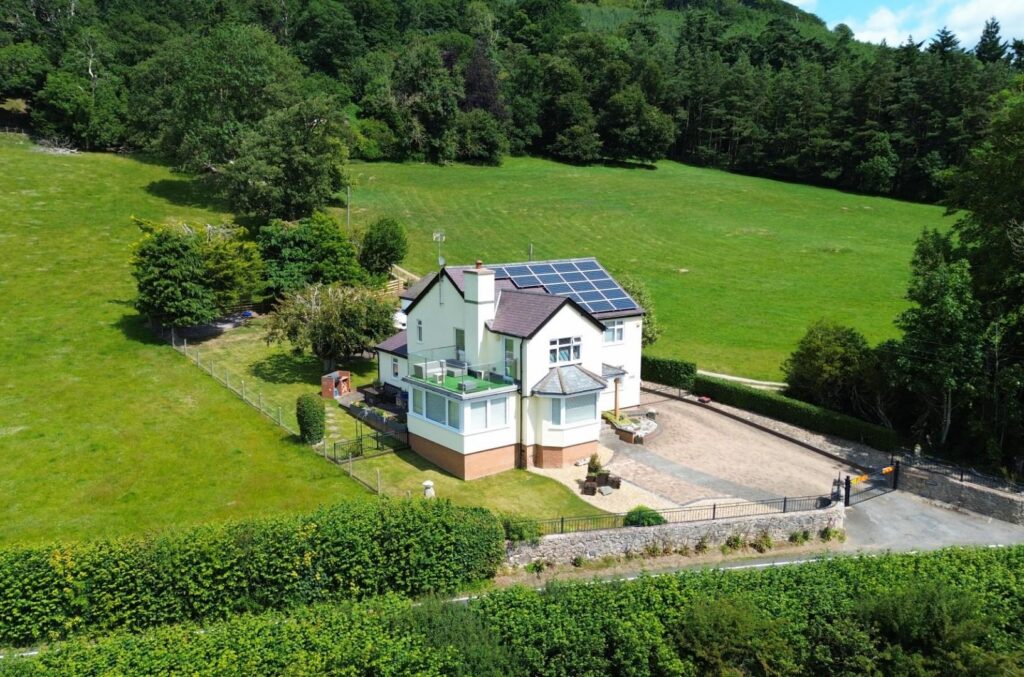 Carrog Road, Corwen, Price 625000, House - Detached 4 Bedrooms, 4 bedrooms, 2 receptions