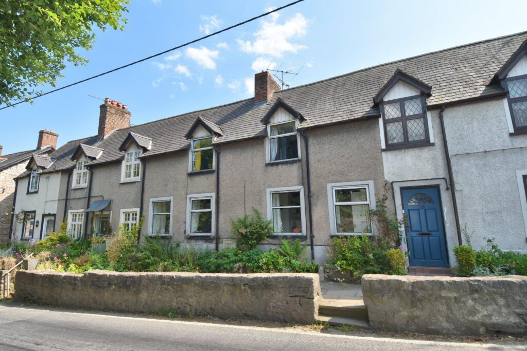 Mwrog Street, Ruthin, Price 190000, House - Mid Terrace 2 Bedrooms, 2 bedrooms, 2 receptions