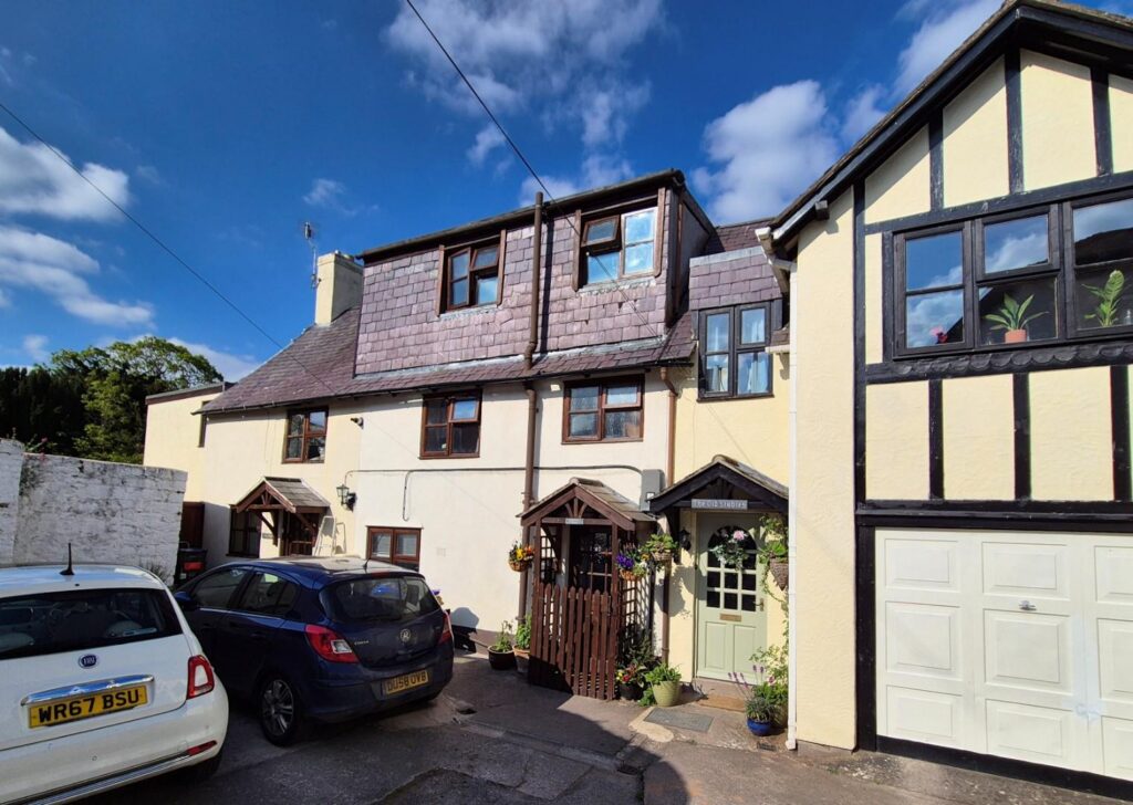 St. Peters Square, Ruthin, Price 235000, House - Terraced 3 Bedrooms, 3 bedrooms, 1 receptions