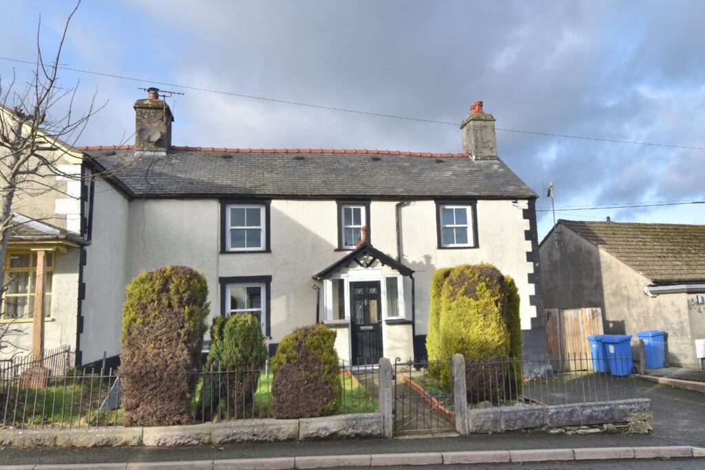 Clawddnewydd, Ruthin, Price 250000, House - Semi-Detached 3 Bedrooms, 3 bedrooms, 3 receptions