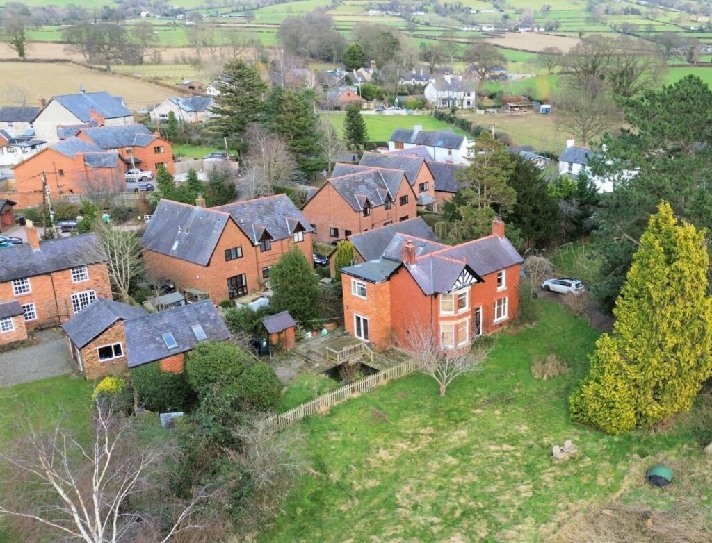 Gellifor, Ruthin, Offers In The Region Of 500000, House - Detached 4 Bedrooms, 4 bedrooms, 3 receptions
