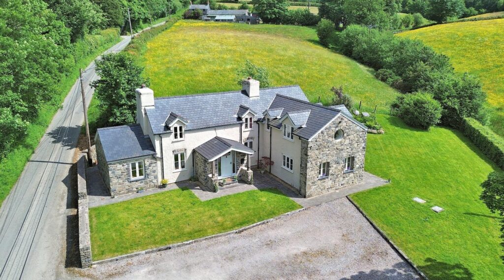 Llansannan, Denbigh, Price 550000, House - Detached 4 Bedrooms, 4 bedrooms, 2 receptions