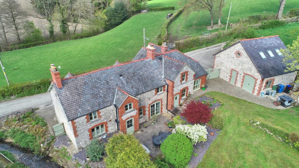 Rhyd-Y-Meudwy, Ruthin, Price 895000, House 5 Bedrooms, 5 bedrooms, 4 receptions