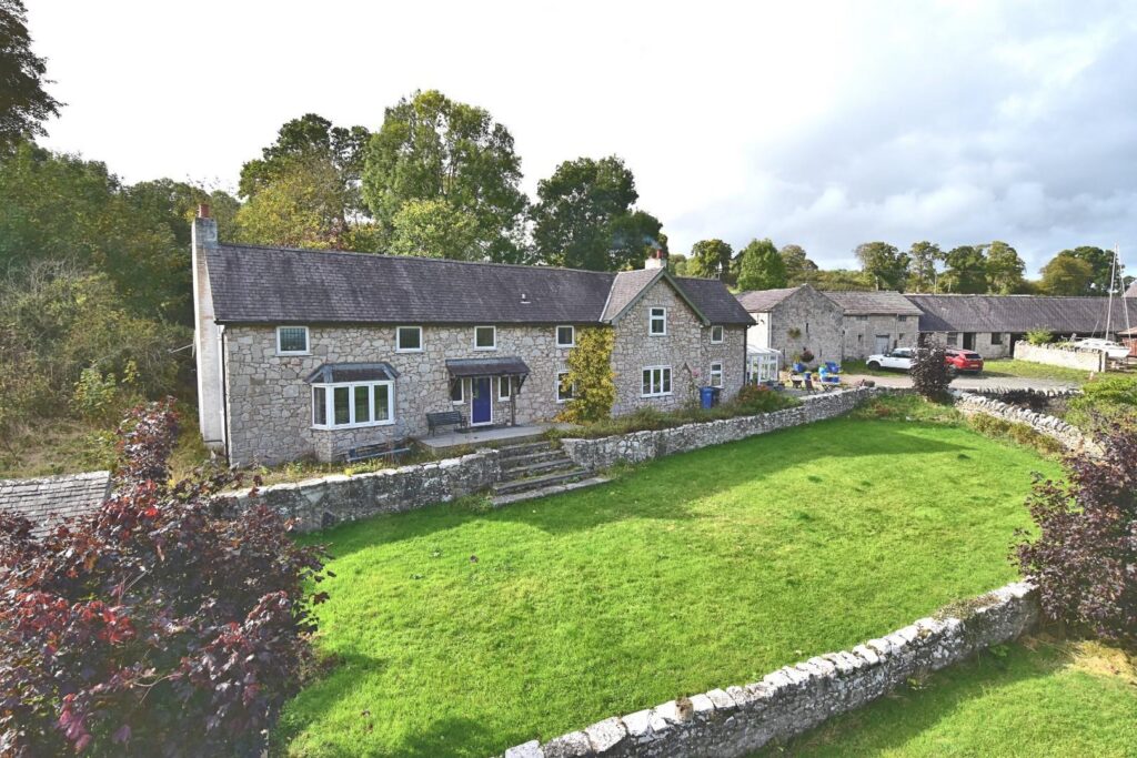 Wigfair, St. Asaph, Price 950000, House 4 Bedrooms, 4 bedrooms, 4 receptions