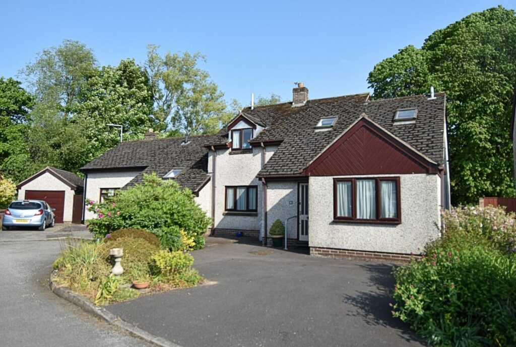 Maes Ffynnon, Ruthin, Offers Over 250000, House - Semi-Detached 4 Bedrooms, 4 bedrooms, 2 receptions
