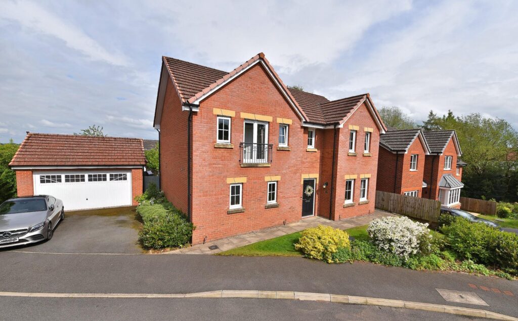 Ffordd Tywod, Mold, Price 475000, House - Detached 5 Bedrooms, 5 bedrooms, 2 receptions