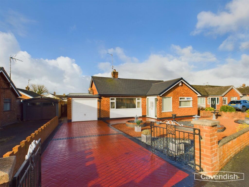 Englefield Crescent, Mynydd Isa, Mold, Price 294000, Bungalow - Detached 3 Bedrooms, 3 bedrooms, 3 receptions