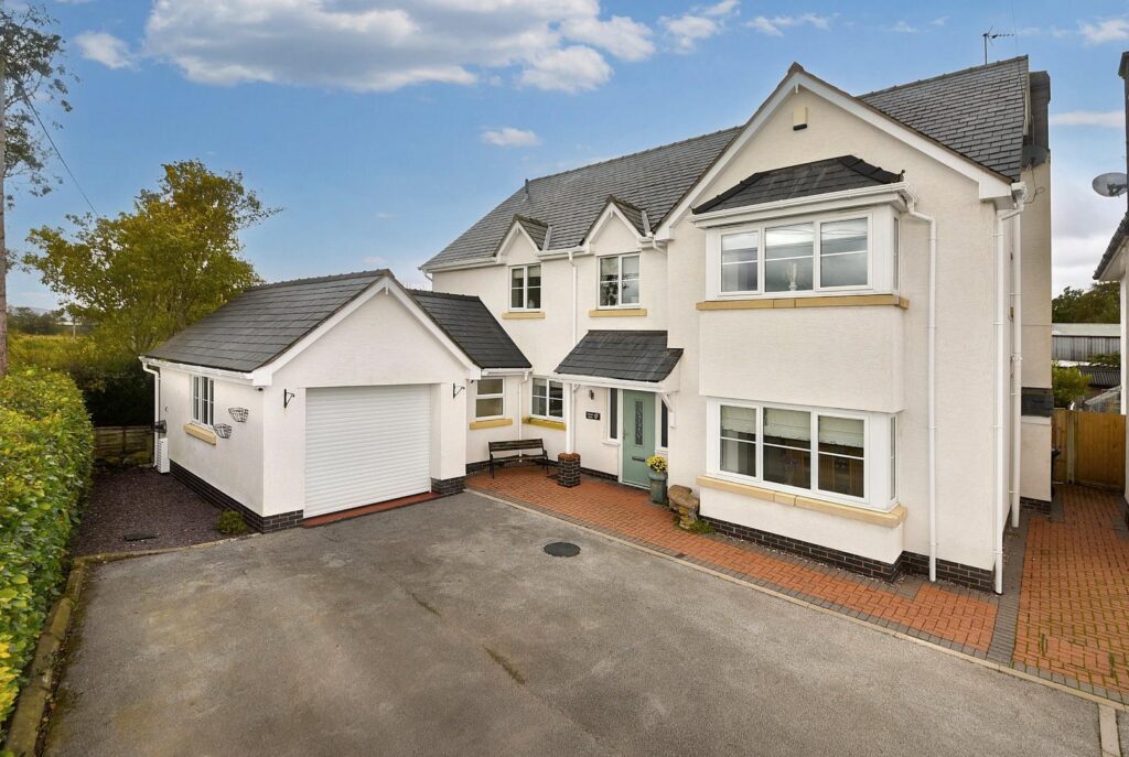 Rhosesmor, Mold, Price 585000, House 5 Bedrooms, 5 bedrooms, 2 receptions