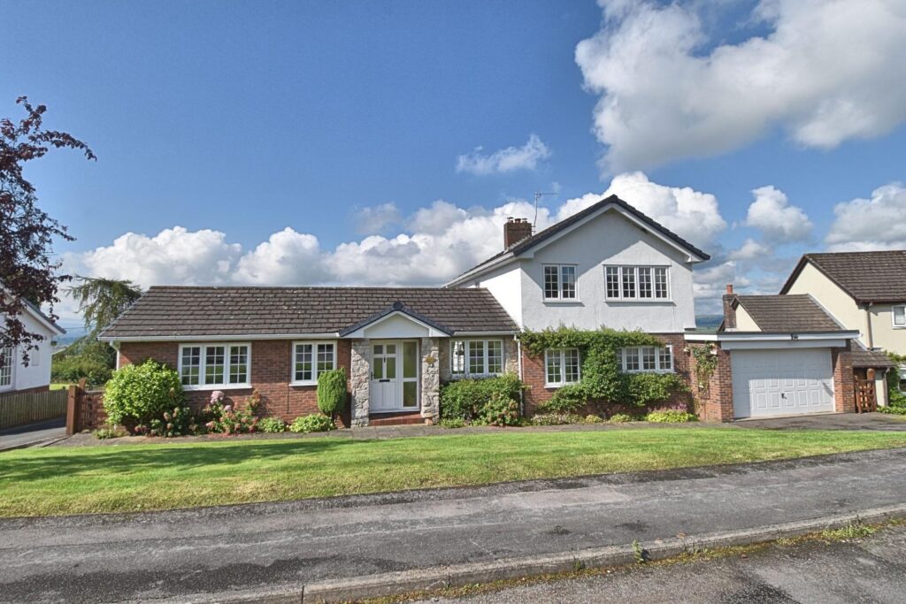 Tan Y Bryn, Llanbedr Dyffryn Clwyd, Ruthin, Price 435000, House - Detached 4 Bedrooms, 4 bedrooms, 3 receptions