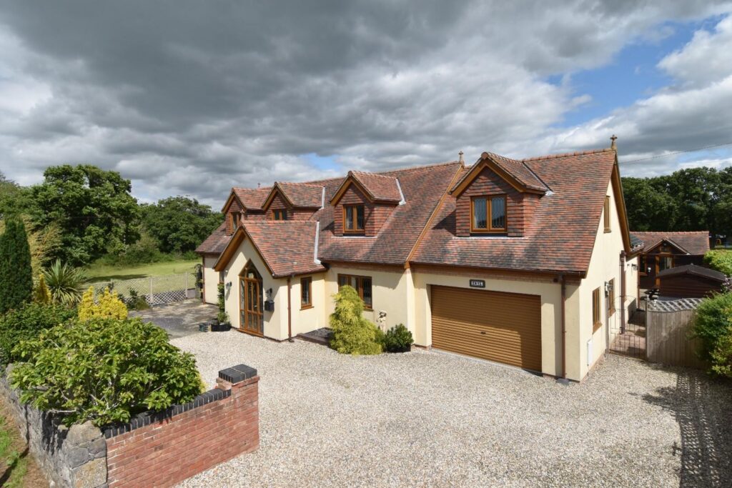 Trefnant, Denbigh, Price 595000, House - Detached 5 Bedrooms, 5 bedrooms, 4 receptions