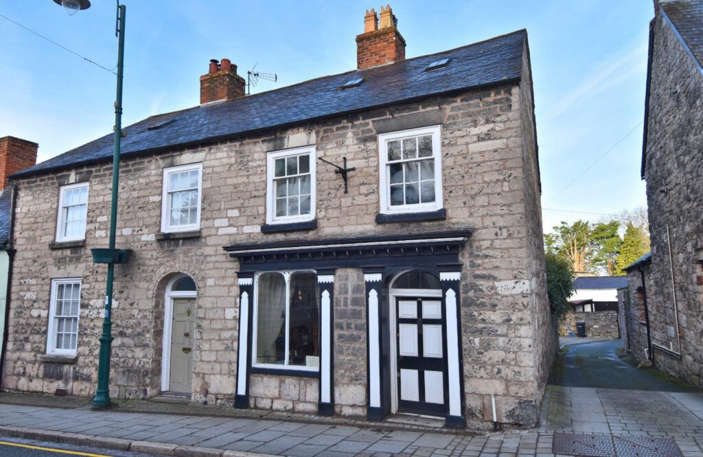 Clwyd Street, Ruthin, Price 235000, House - End Terrace 3 Bedrooms, 3 bedrooms, 2 receptions