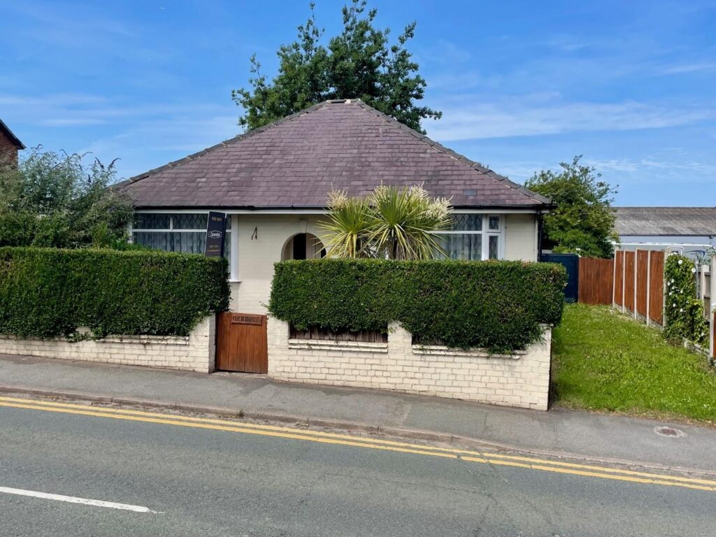 Mold Road, Ewloe, Deeside, Offers Over 180000, Bungalow - Detached 3 Bedrooms, 3 bedrooms, 2 receptions