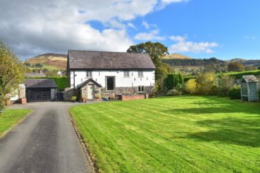 Llanbedr Dyffryn Clwyd, Ruthin