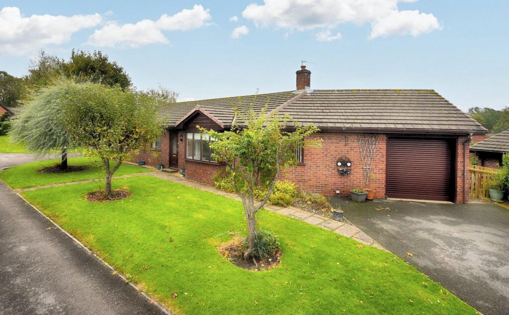 Lon Syr Herbert, Caerwys, Mold, Offers In The Region Of 300000, Bungalow - Detached 3 Bedrooms, 3 bedrooms, 1 receptions