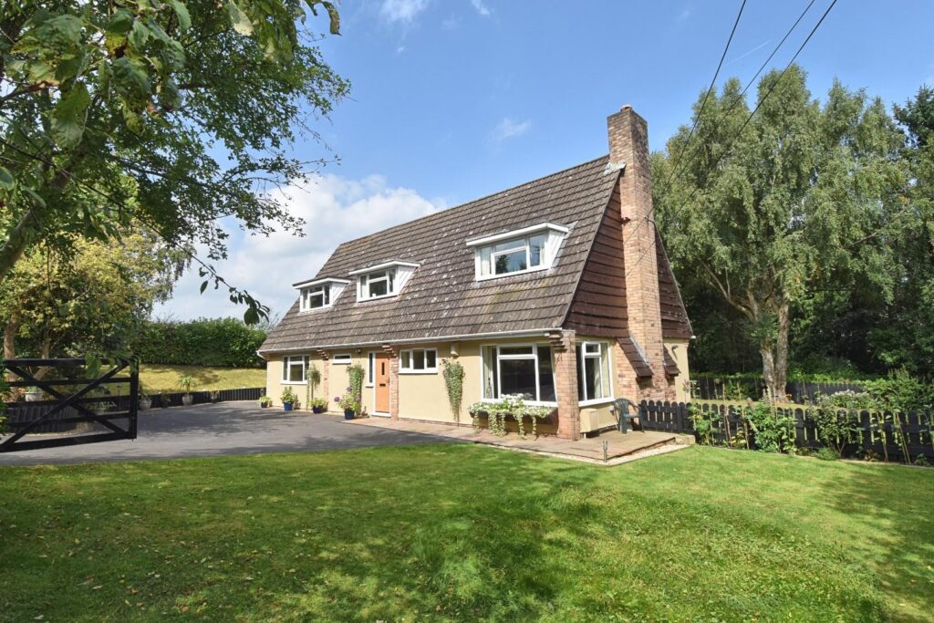 Llanrhaeadr, Denbigh, Price 595000, House 5 Bedrooms, 5 bedrooms, 3 receptions