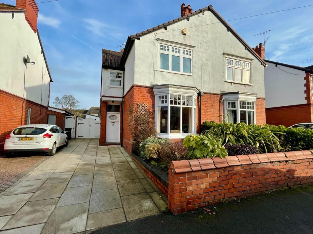 Marbury Road, Vicars Cross, Chester, Price 400000, House - Semi-Detached 4 Bedrooms, 4 bedrooms, 3 receptions