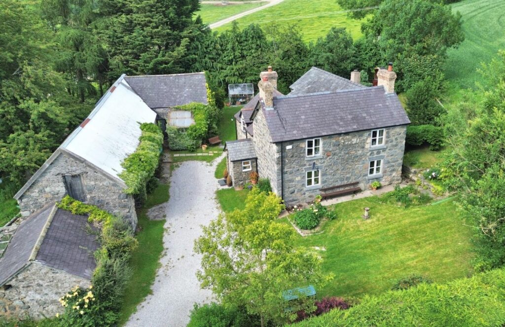 Gwyddelwern, Corwen, Price 550000, House 4 Bedrooms, 4 bedrooms, 3 receptions