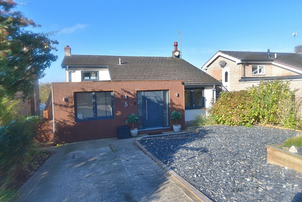 Llys Y Tywysog, Tremeirchion, St. Asaph, Price 400000, House - Detached 4 Bedrooms, 4 bedrooms, 1 receptions