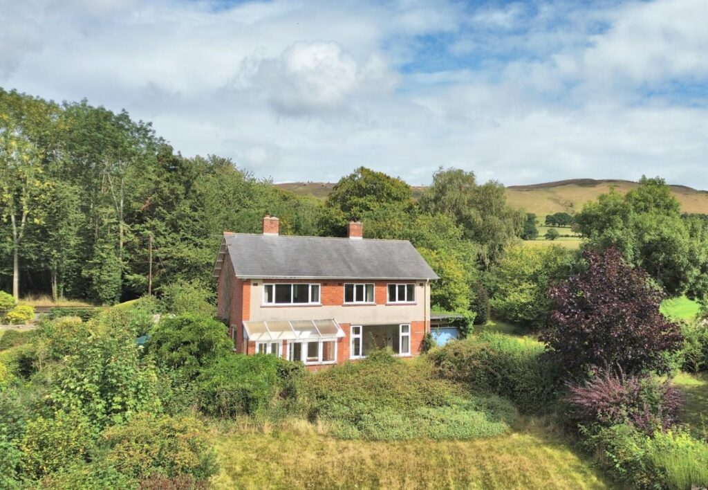 School Road, Llanbedr Dyffryn Clwyd, Ruthin, Offers Over 500000, House - Detached 4 Bedrooms, 4 bedrooms, 3 receptions