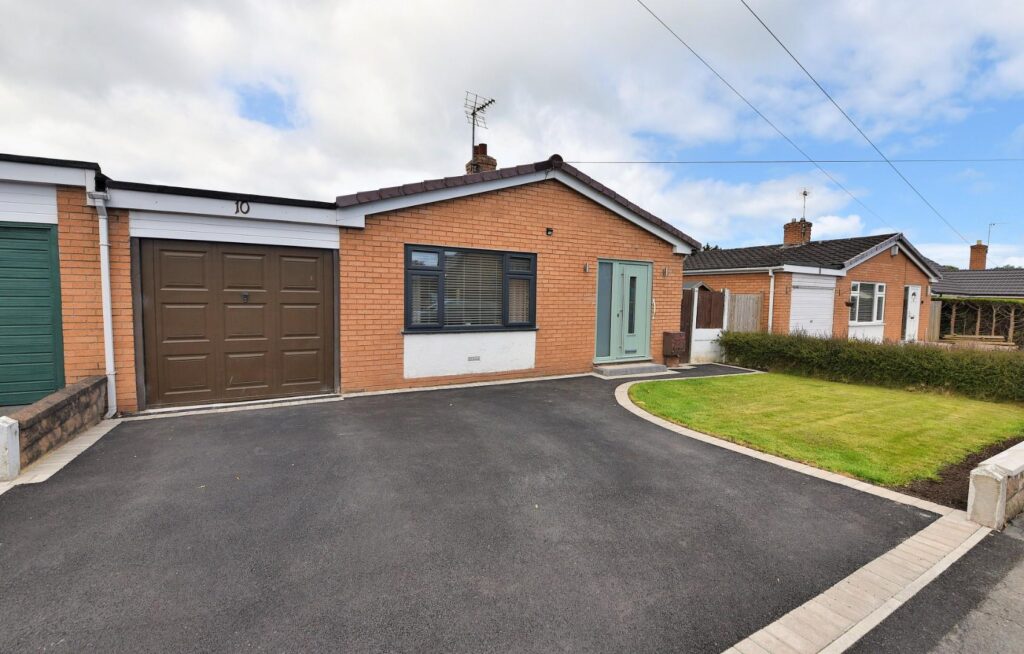 Wats Dyke Way, Sychdyn, Mold, Offers Over 270000, Bungalow - Link Detached 3 Bedrooms, 3 bedrooms, 1 receptions