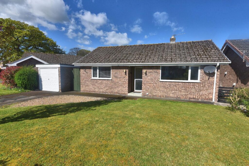 Denbigh, Price 190000, Bungalow - Detached 2 Bedrooms, 2 bedrooms, 1 receptions