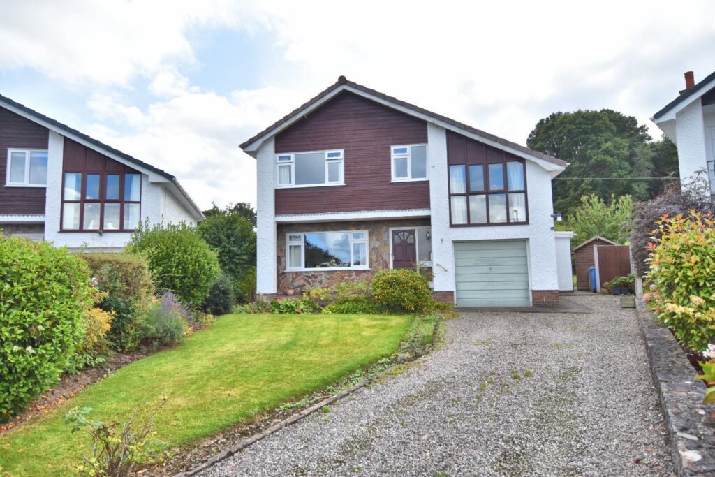 Pont Y Bedol, Llanrhaeadr, Denbigh, Price 395000, House 4 Bedrooms, 4 bedrooms, 3 receptions