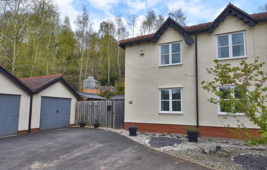 Rising Sun Cottage, Denbigh Road, Nannerch, Mold, Price 230000, House - Semi-Detached 2 Bedrooms, 2 bedrooms, 1 receptions