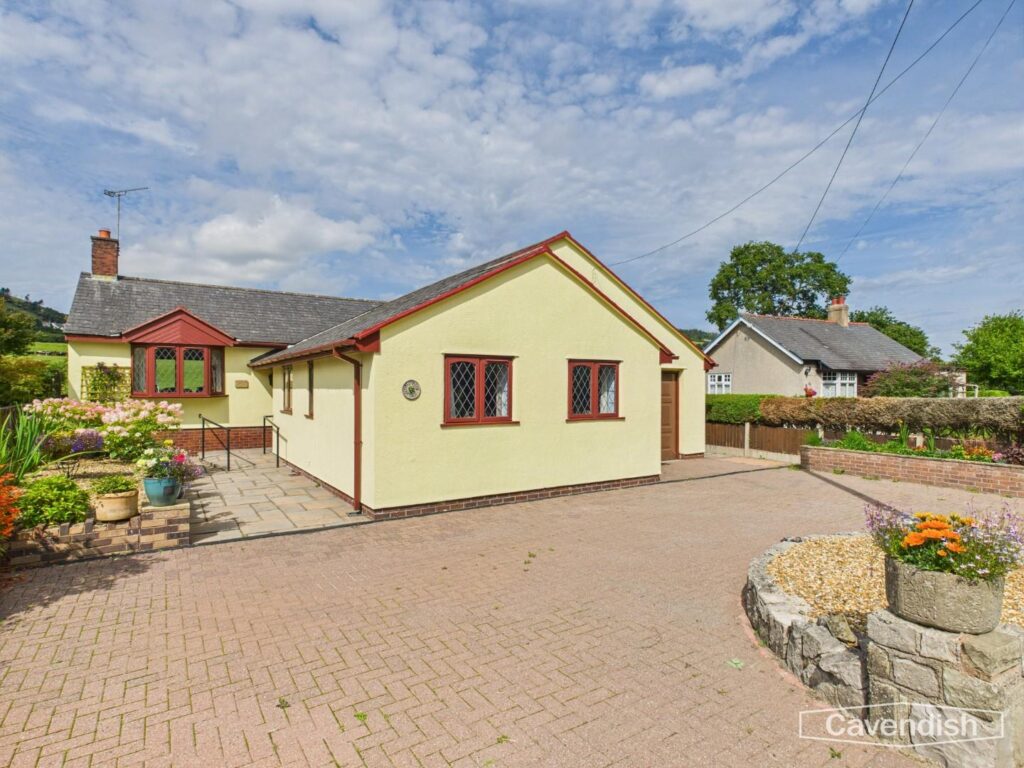 Ruthin Road, Llanferres, Mold, Price 375000, Bungalow - Detached 3 Bedrooms, 3 bedrooms, 2 receptions