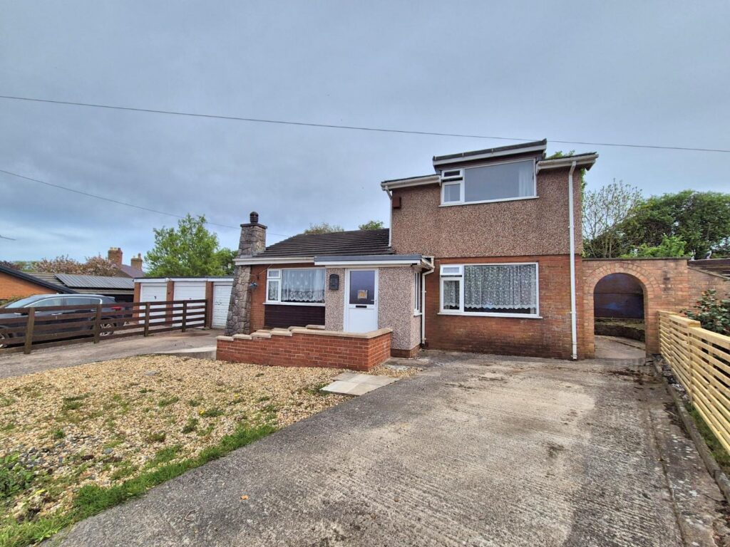 Parc Y Llan, Henllan, Denbigh, Offers Around 180000, House - Link Detached 3 Bedrooms, 3 bedrooms, 2 receptions