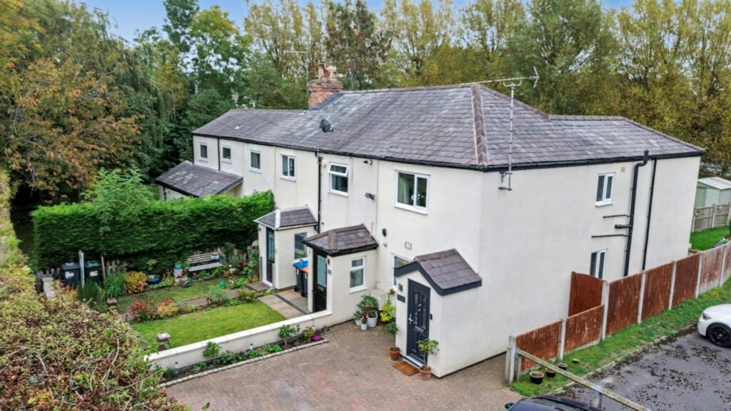 Abbots Terrace, Parkgate Road, Chester, Offers In Excess Of 230000, House - End Terrace 2 Bedrooms, 2 bedrooms, 2 receptions