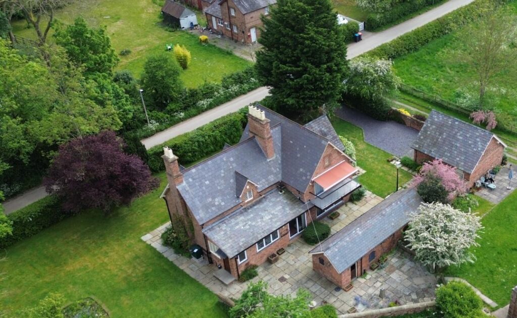 Straight Mile, Poulton, Chester, Price 825000, House - Detached 4 Bedrooms, 4 bedrooms, 2 receptions