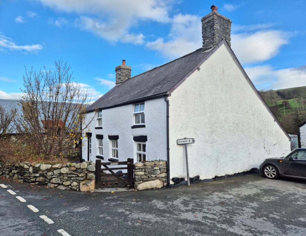 Betws Gwerfil Goch, Corwen, Offers Around 300000, House - Detached 2 Bedrooms, 2 bedrooms, 2 receptions