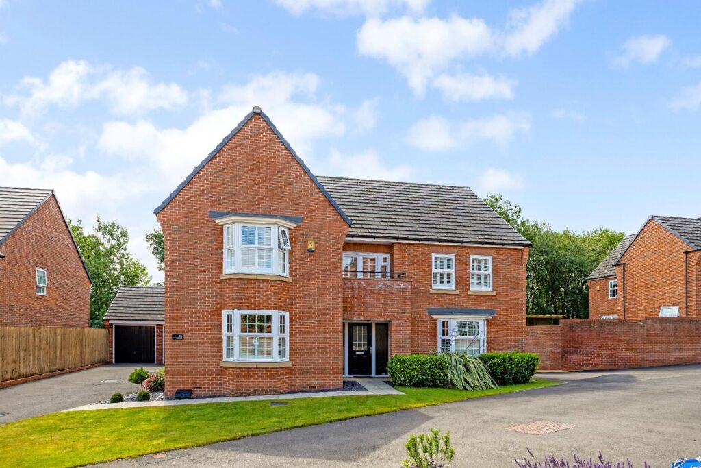 Cae Babilon, Higher Kinnerton, Price 660000, House - Detached 5 Bedrooms, 5 bedrooms, 4 receptions