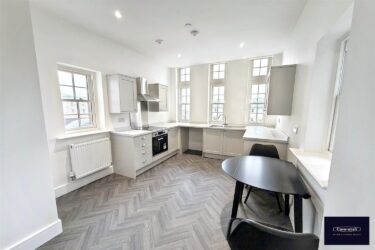 Lluesty Gardens, Holywell