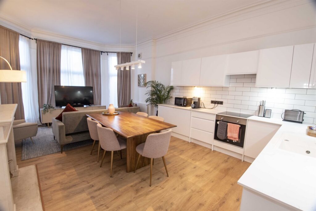 Apartment 1, 10 Eaton Road, Chester,  1750,  2 Bedrooms, 2 bedrooms, 1 receptions