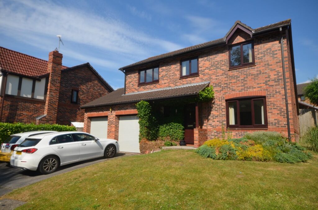 Tushingham Close, Great Boughton, Chester, Asking Price 475000, House - Detached 3 Bedrooms, 3 bedrooms, 2 receptions