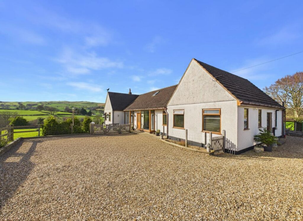 Llanarmon Road, Llanferres, NEW 600000, Bungalow - Detached 4 Bedrooms, 4 bedrooms, 2 receptions