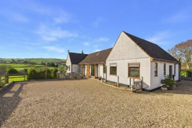 Llanarmon Road, Llanferres